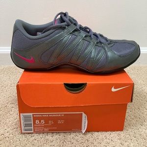 Nike women’s Musique IV sneakers